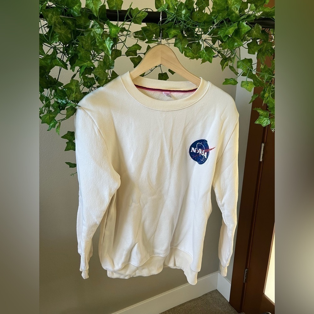 NASA White Crew neck sweater size medium